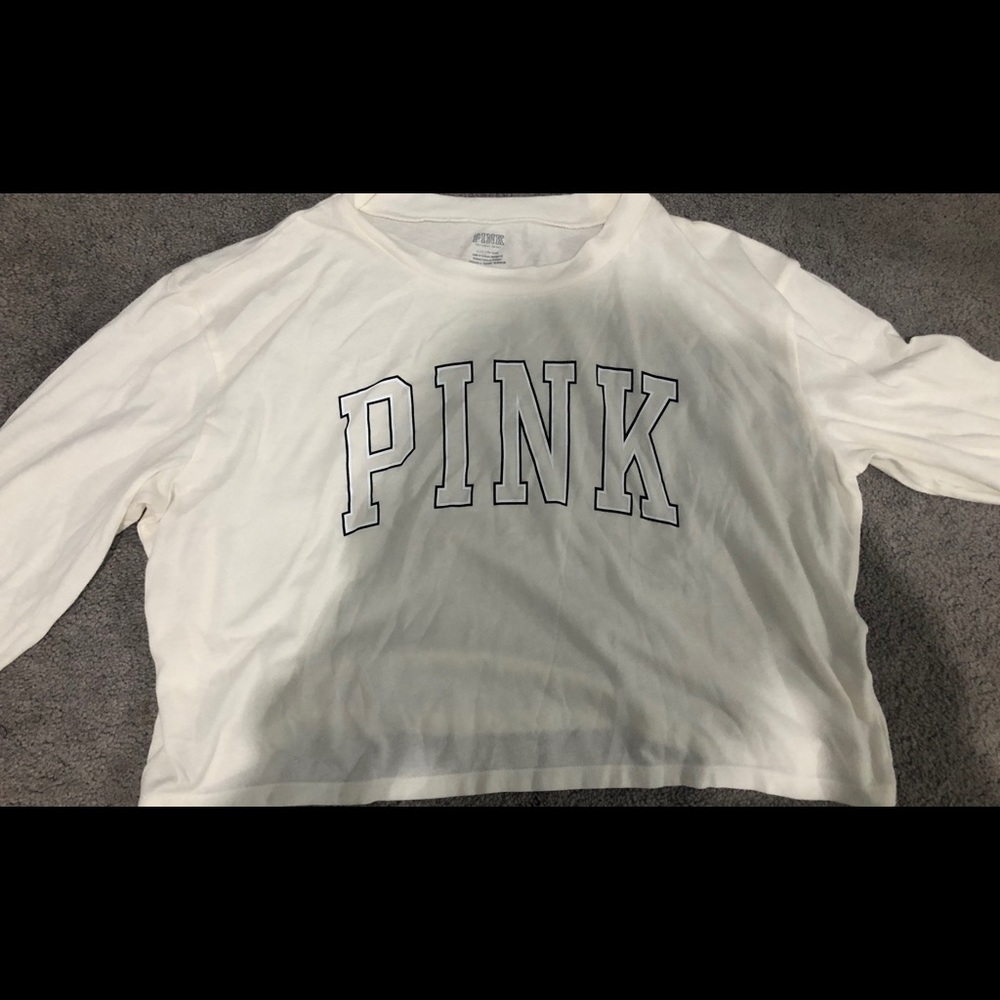 🚫SOLD🚫 PINK VS long sleeve crop logo tshirt
